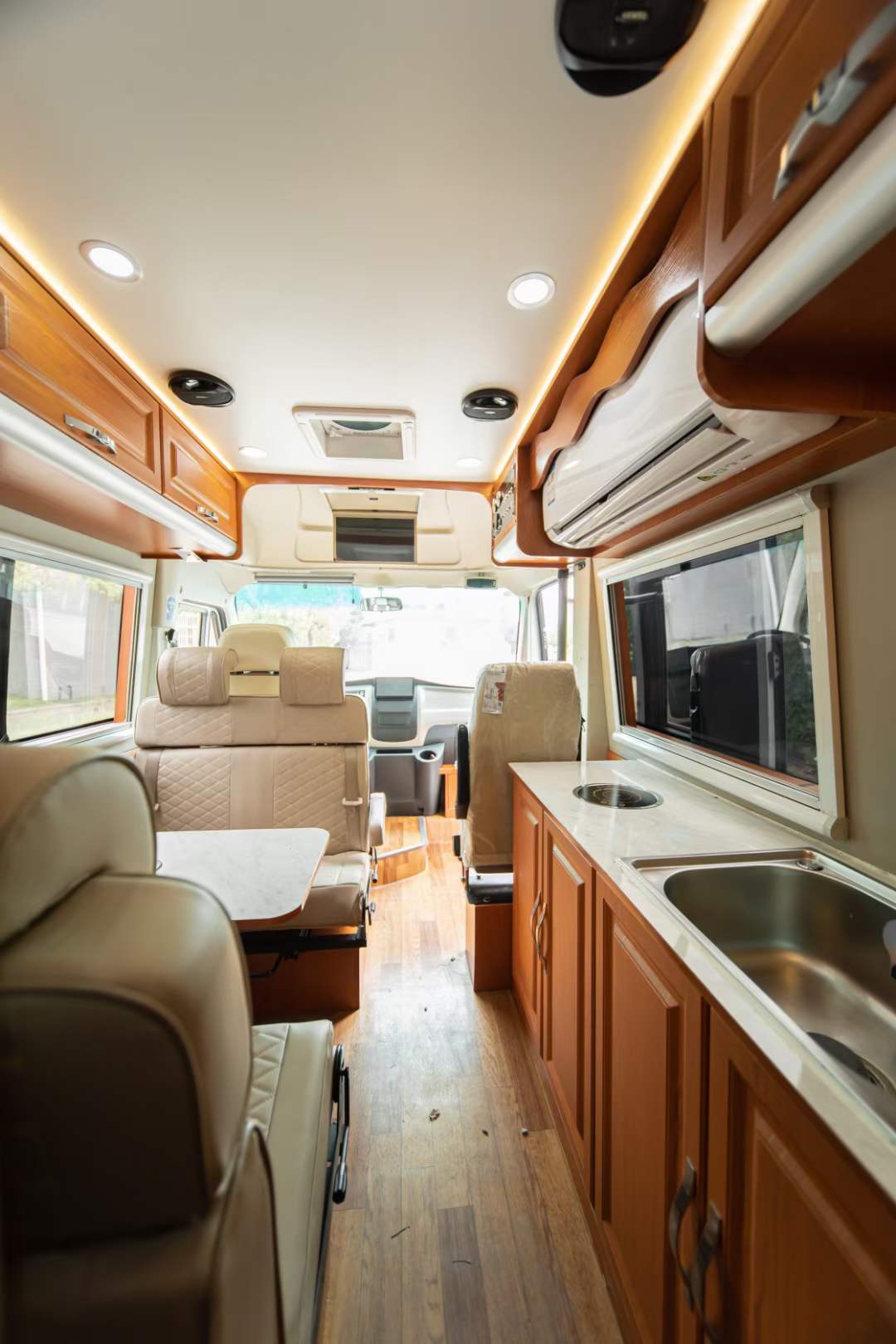 21年五菱s200b型房车